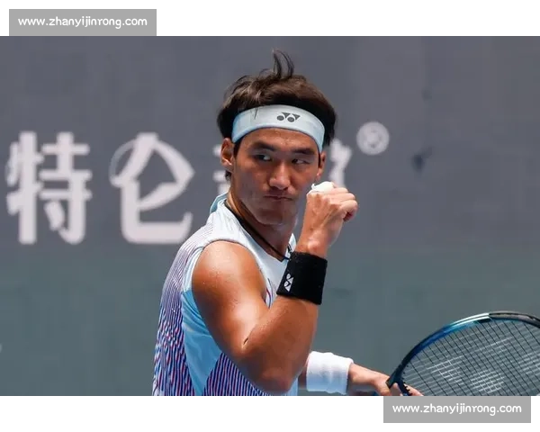 中网赛场风云再起 球员们奋力拼搏 展现顶级网球竞技魅力